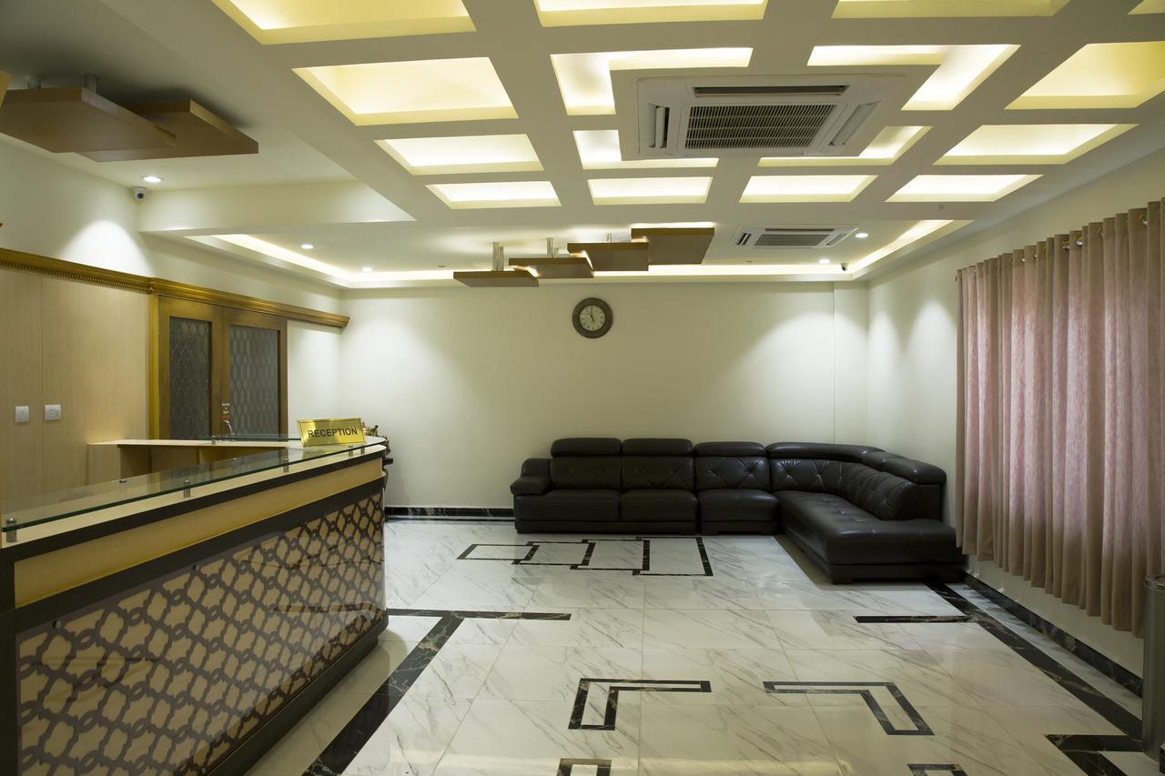 The Grand White Palace Mayiladuthurai Exterior foto